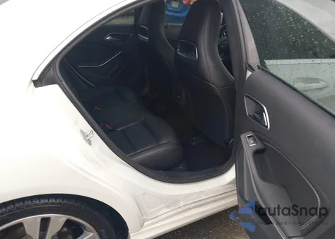 2015 Mercedes-Benz Cla 250 z USA, uszkodzony, nr VIN WDDSJ4EB9FN176599